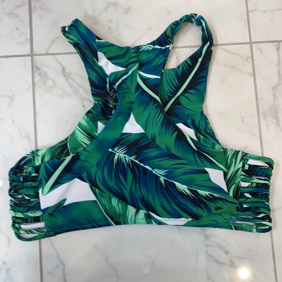 Leaf print halter top bikini size small - Picture 3 of 3